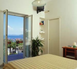 Camera balcone vista mare