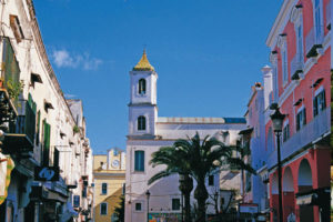 Il centro storico di Ischia