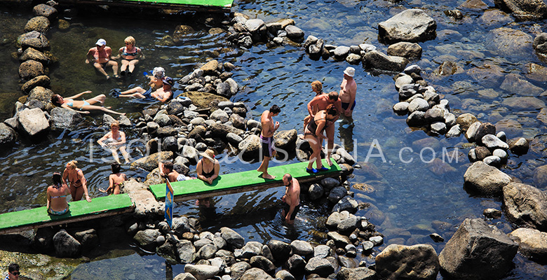 Bagno in mare a Sorgeto